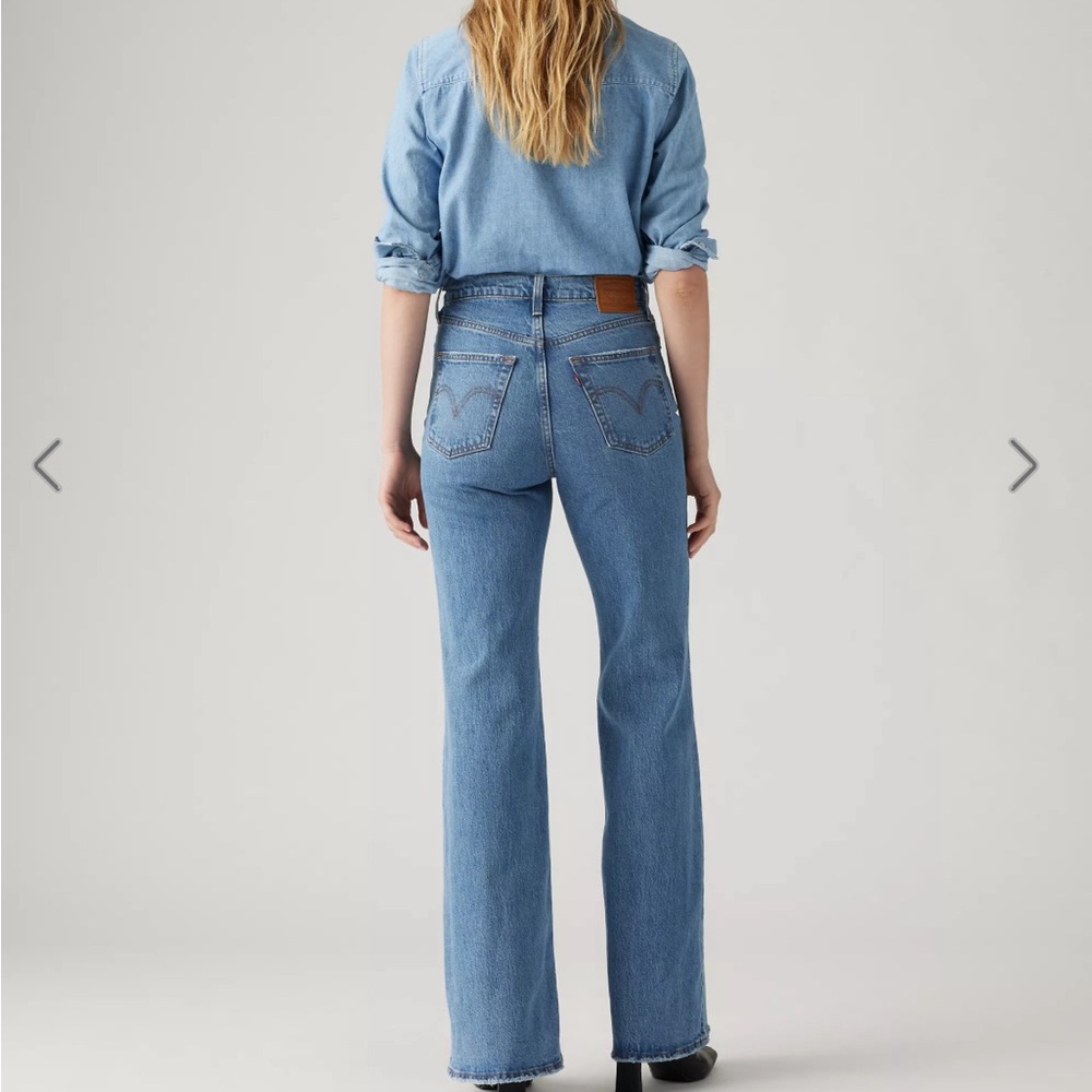 Levi’s Ribcage Bell Jeans